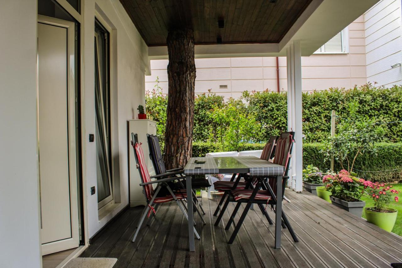 Ivy Lalzi Bay Beach House Durrës Esterno foto