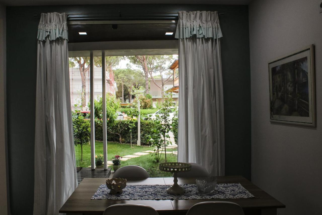 Ivy Lalzi Bay Beach House Durrës Esterno foto