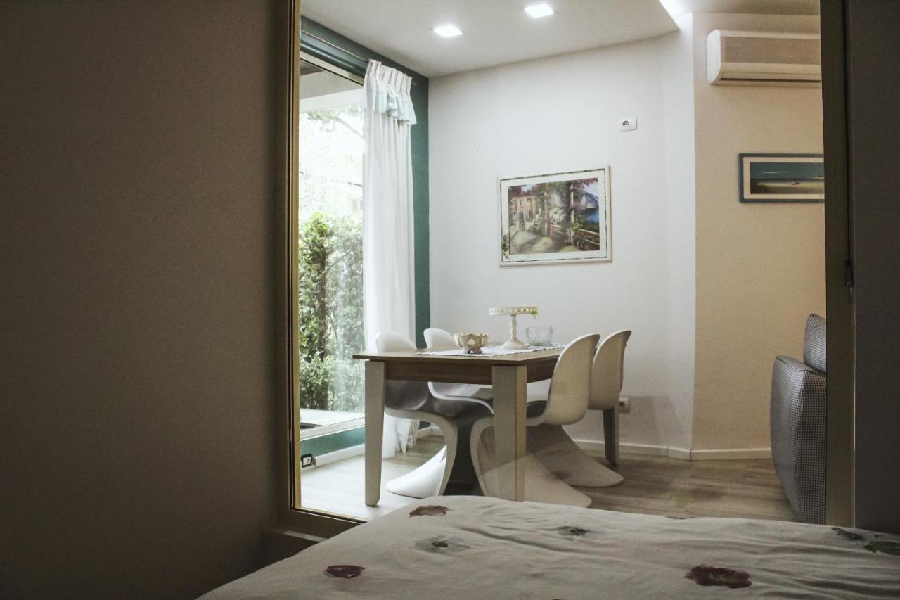 Ivy Lalzi Bay Beach House Durrës Esterno foto